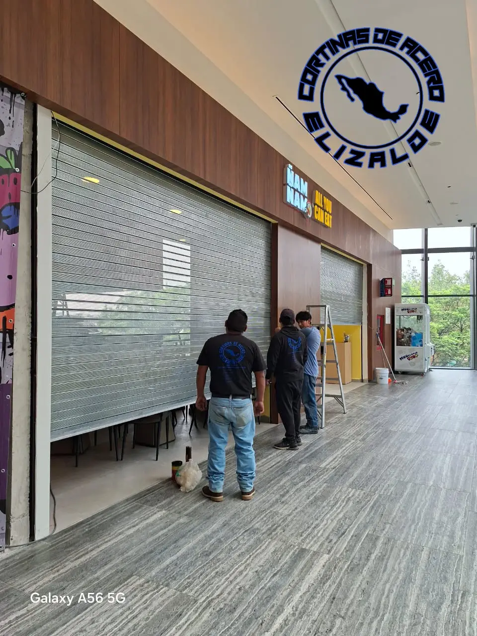 Cortina duela microperforada para locales